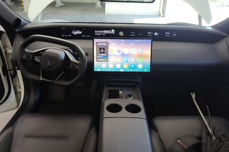 Used Avatr 06 2025 Ultra Pure Electric Edition Center Console
