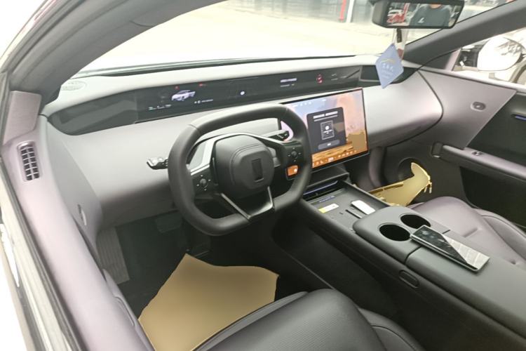 Used Avatr 06 2025 Ultra Pure Electric Edition Center Console