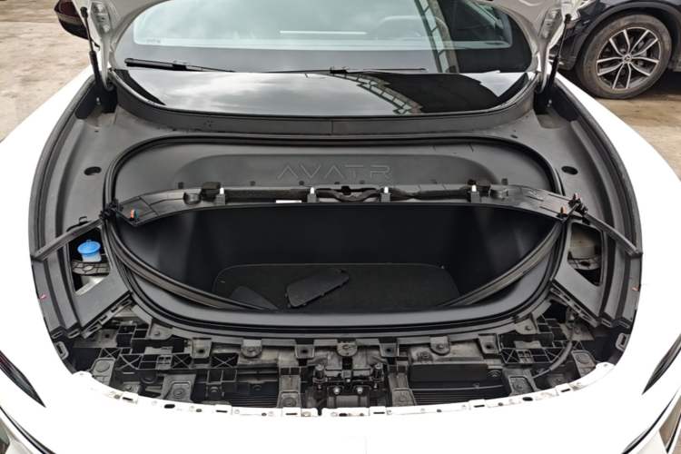 Used Avatr 06 2025 Ultra Pure Electric Edition Engine Bay