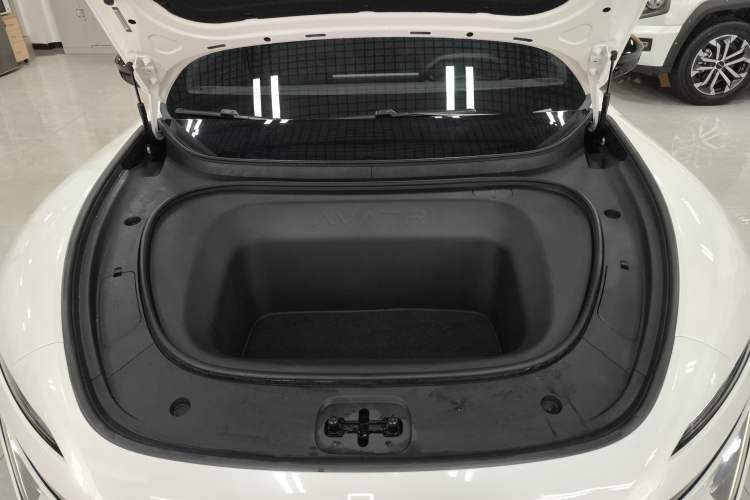 Used Avatr 06 2025 Ultra Pure Electric Edition Engine Bay