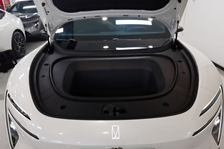 Used Avatr 06 2025 Ultra Pure Electric Edition Engine Bay