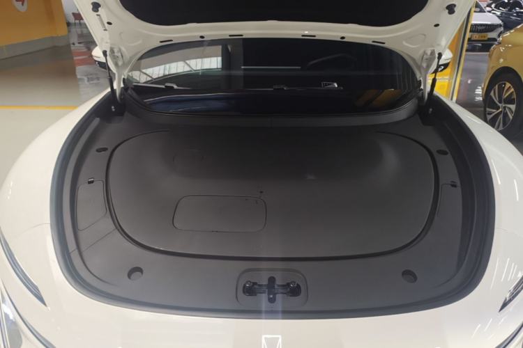 Used Avatr 06 2025 Pro Range-Extended Edition Engine Bay