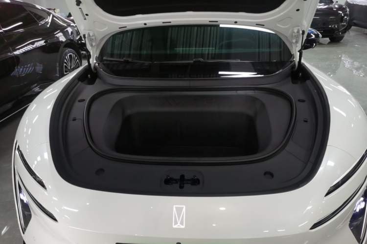 Used Avatr 06 2025 Ultra Pure Electric Edition Engine Bay