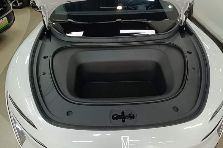 Used Avatr 06 2025 Ultra Pure Electric Edition Engine Bay