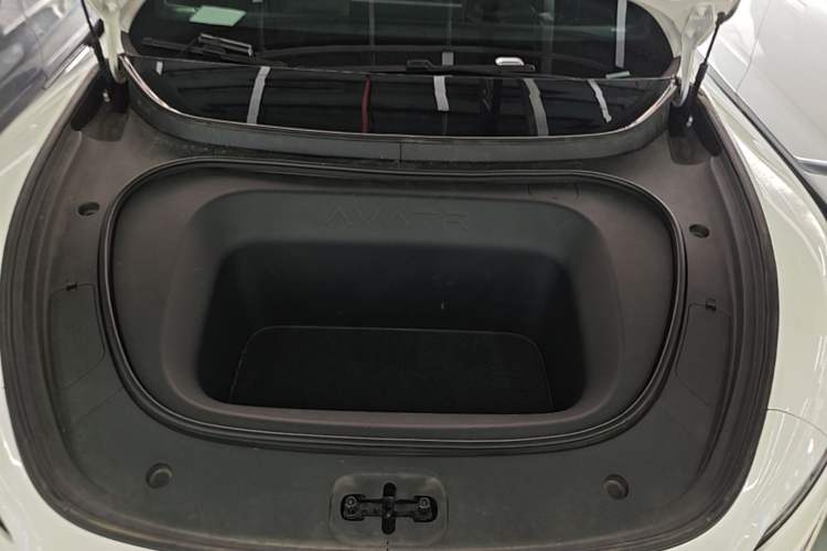 Used Avatr 06 2025 Ultra Pure Electric Edition Engine Bay