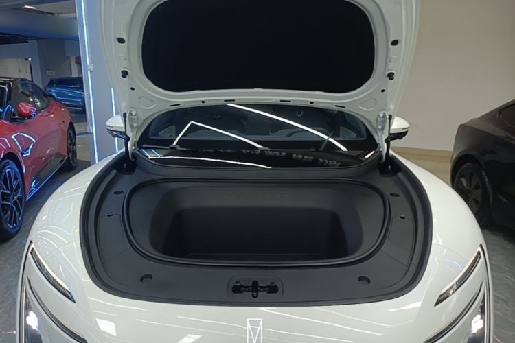 Used Avatr 06 2025 Ultra Pure Electric Edition Engine Bay