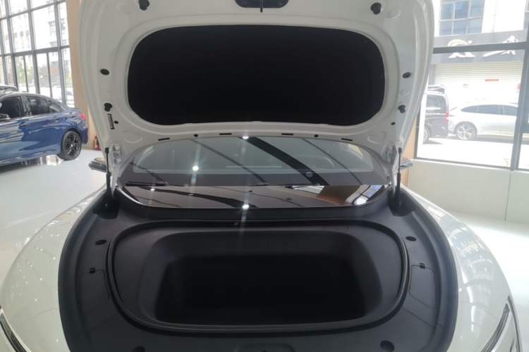 Used Avatr 06 2025 Ultra Pure Electric Edition Engine Bay