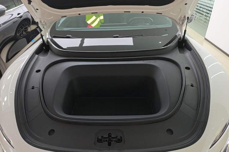 Used Avatr 06 2025 Ultra Pure Electric Edition Engine Bay