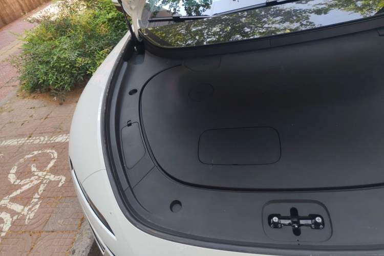 Used Avatr 06 2025 Pro Range-Extended Edition Engine Bay Right