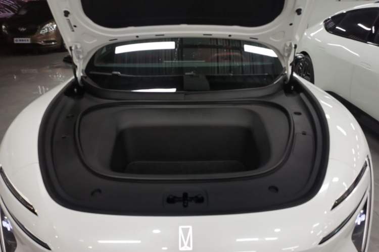 Used Avatr 06 2025 Ultra Pure Electric Edition Engine Bay