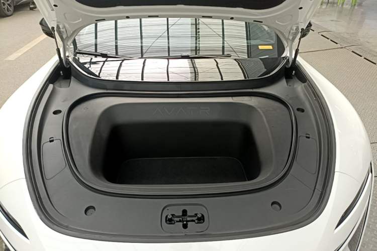 Used Avatr 06 2025 Ultra Pure Electric Edition Engine Bay
