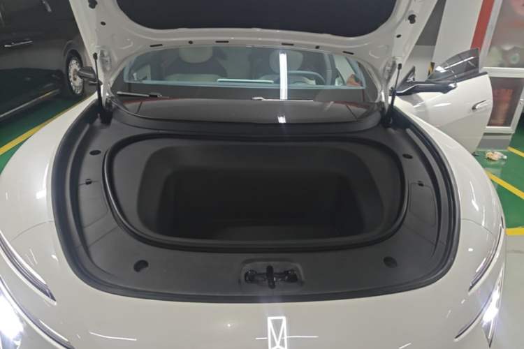 Used Avatr 06 2025 Max All-Electric Version Engine Bay