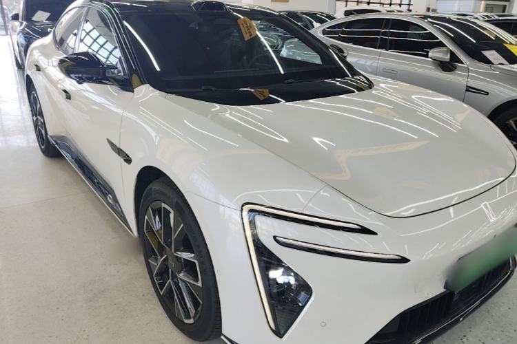 Used Avatr 06 2025 Ultra Pure Electric Edition Exterior 1