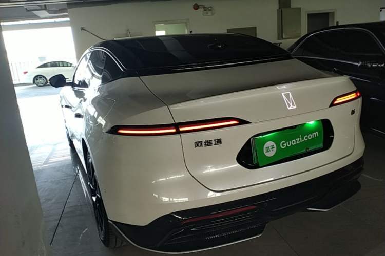 Used Avatr 06 2025 Ultra Pure Electric Edition Exterior 2