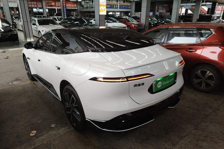 Used Avatr 06 2025 Ultra Pure Electric Edition Exterior 2