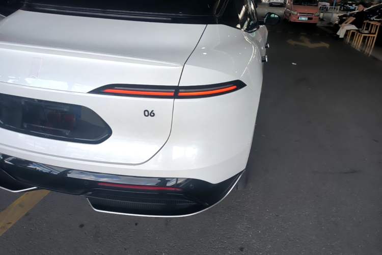 Used Avatr 06 2025 Ultra Pure Electric Edition Exterior 3