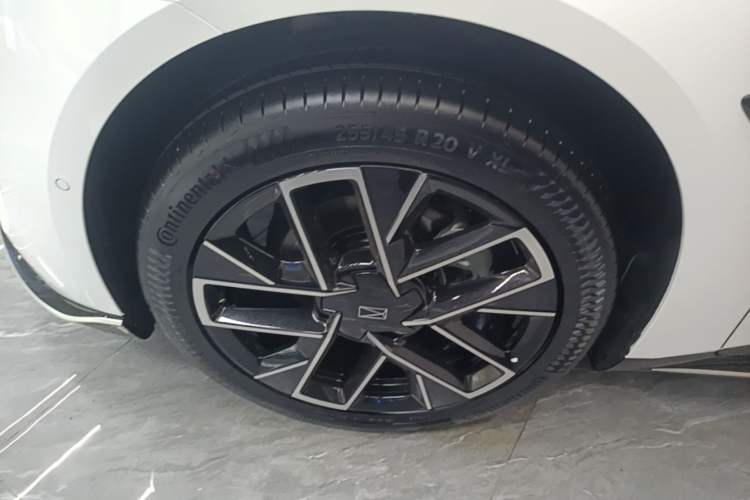 Used Avatr 06 2025 Max All-Electric Version Exterior 3
