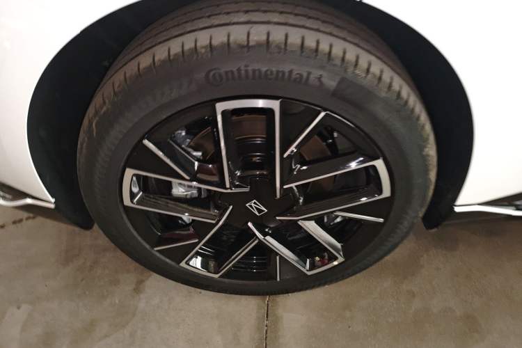 Used Avatr 06 2025 Max All-Electric Version Exterior 3