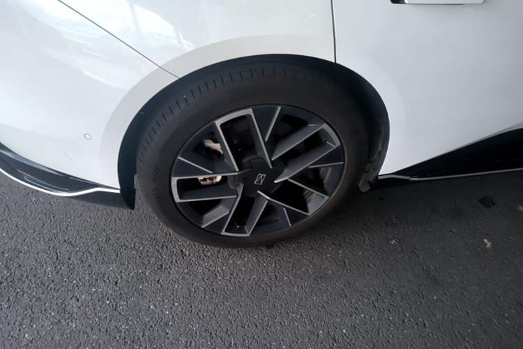 Used Avatr 06 2025 Ultra Pure Electric Edition Exterior 5