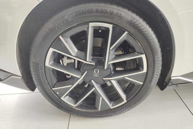 Used Avatr 06 2025 Ultra Pure Electric Edition Exterior 5