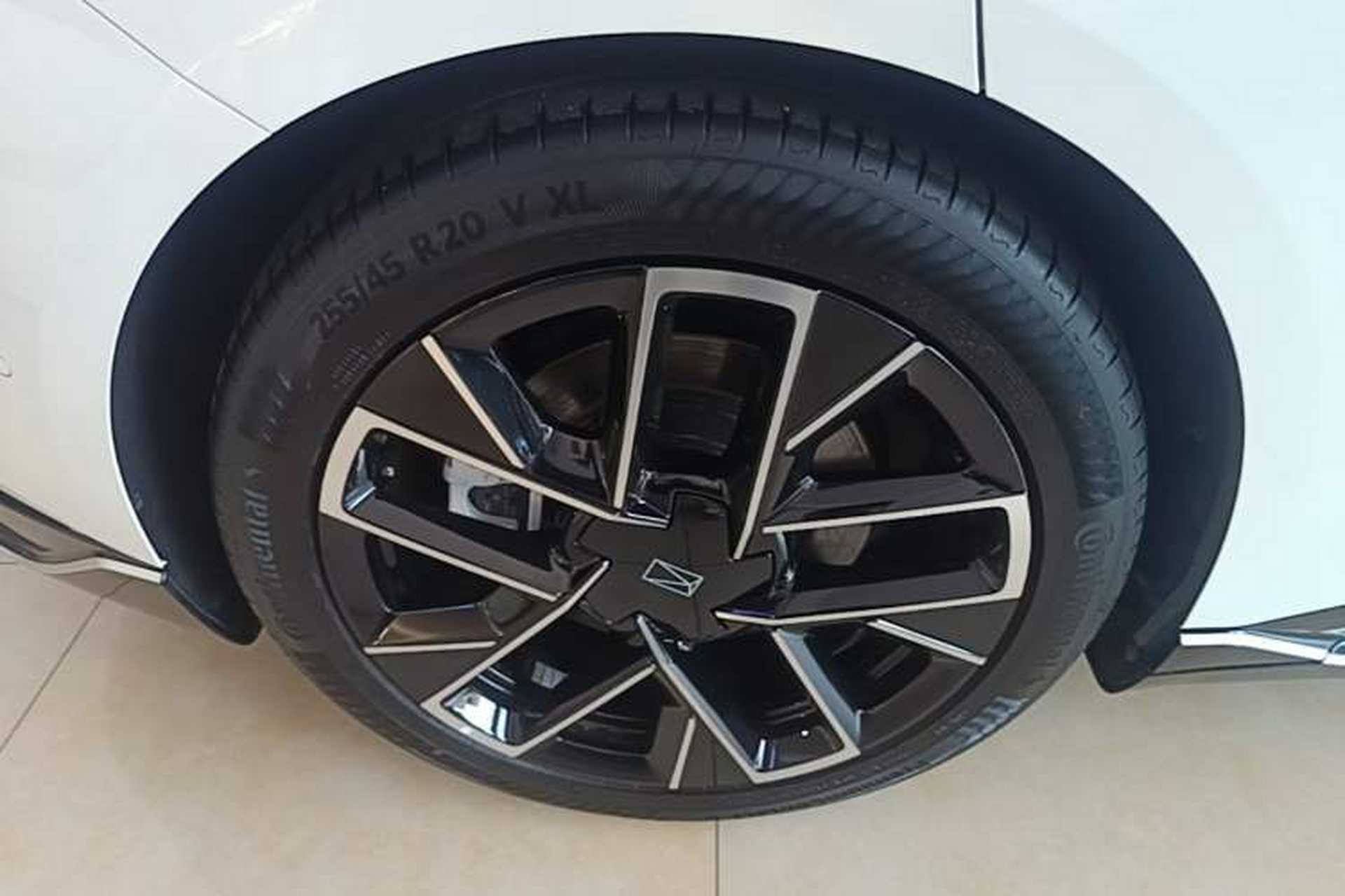 Used Avatr 06 2025 Ultra Pure Electric Edition Exterior 5
