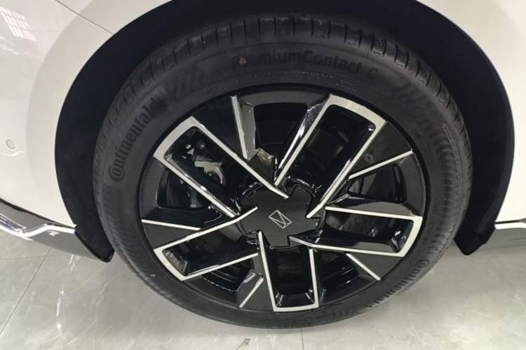 Used Avatr 06  Exterior 5