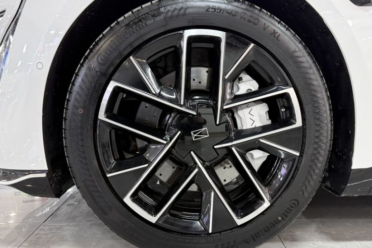 Used Avatr 06 2025 Ultra Pure Electric Edition Exterior 7