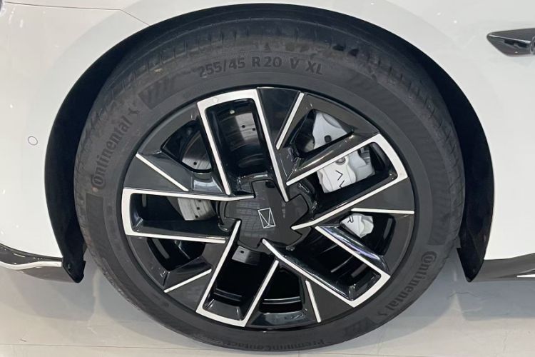 Used Avatr 06 2025 Ultra Pure Electric Edition Exterior 8