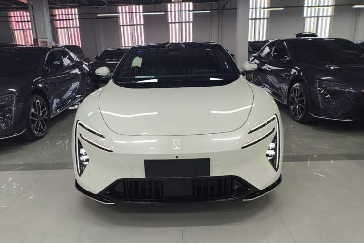 Used Avatr 06  Front