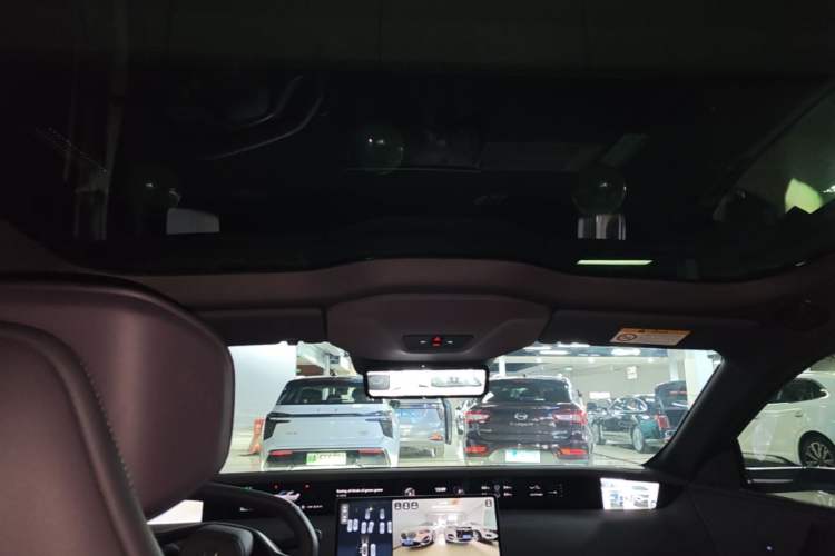 Used Avatr 06 2025 Ultra Pure Electric Edition Headliner