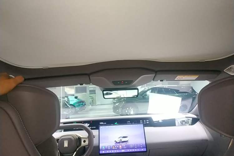 Used Avatr 06 2025 Ultra Pure Electric Edition Headliner