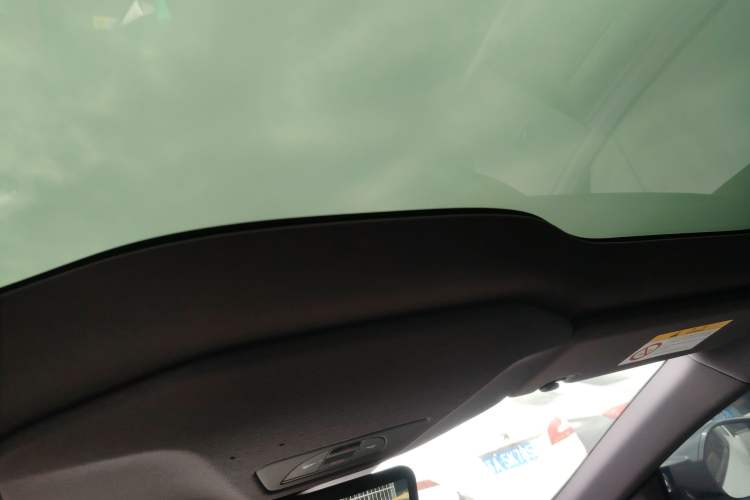 Used Avatr 06 2025 Ultra Pure Electric Edition Headliner