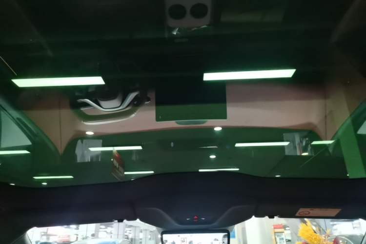 Used Avatr 06 2025 Ultra Pure Electric Edition Headliner