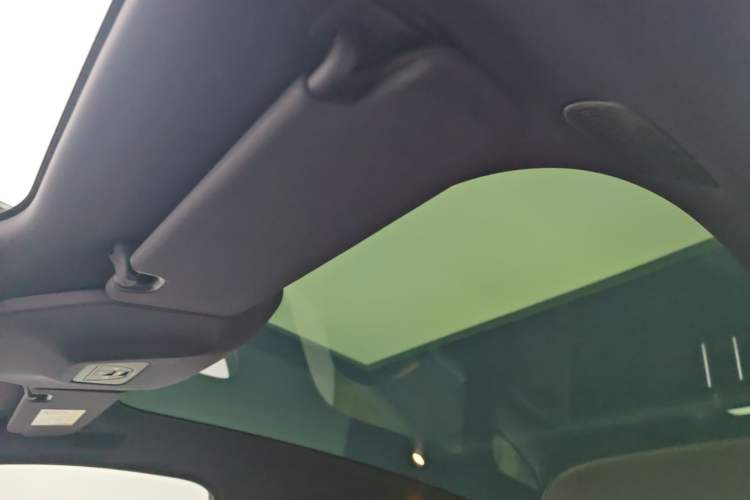 Used Avatr 06 2025 Ultra Pure Electric Edition Headliner