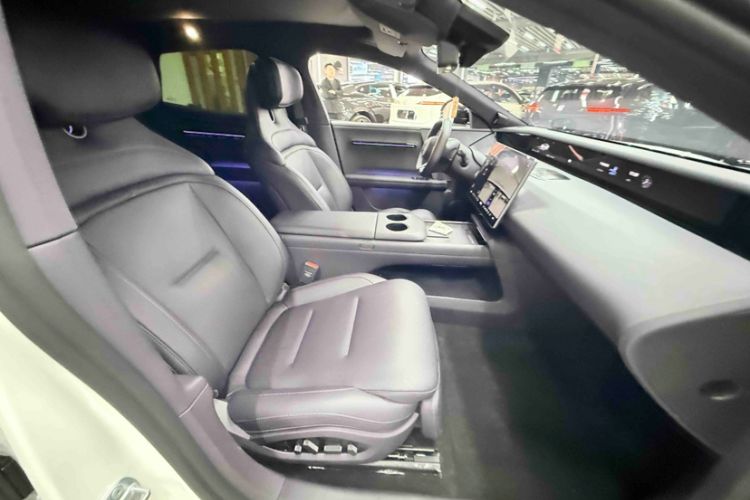 Used Avatr 06 2025 Ultra Pure Electric Edition Interior 1