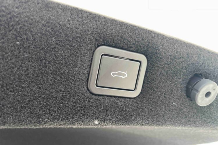 Used Avatr 06 2025 Ultra Pure Electric Edition Interior 10