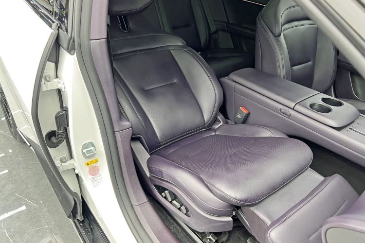 Used Avatr 06 2025 Ultra Pure Electric Edition Interior 10