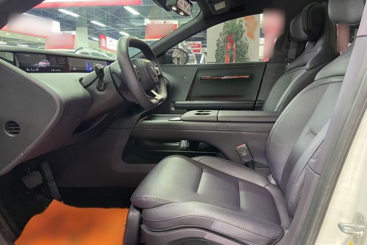 Used Avatr 06 2025 Ultra Pure Electric Edition Interior 2