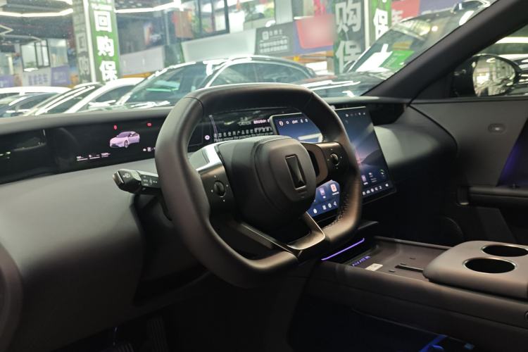 Used Avatr 06 2025 Ultra Pure Electric Edition Interior 2