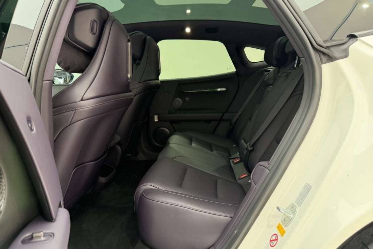 Used Avatr 06 2025 Ultra Pure Electric Edition Interior 3