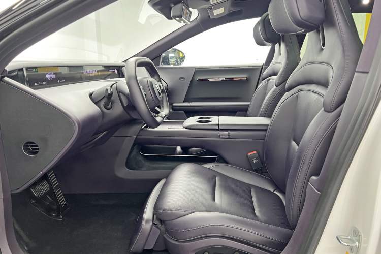 Used Avatr 06 2025 Ultra Pure Electric Edition Interior 3