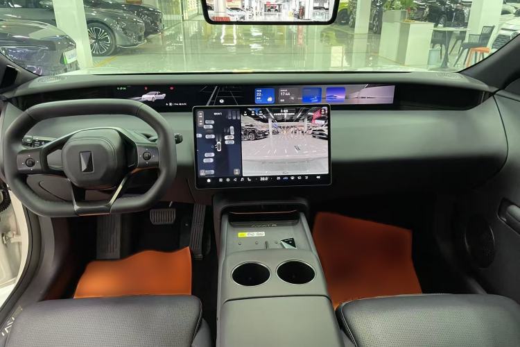Used Avatr 06 2025 Ultra Pure Electric Edition Interior 4