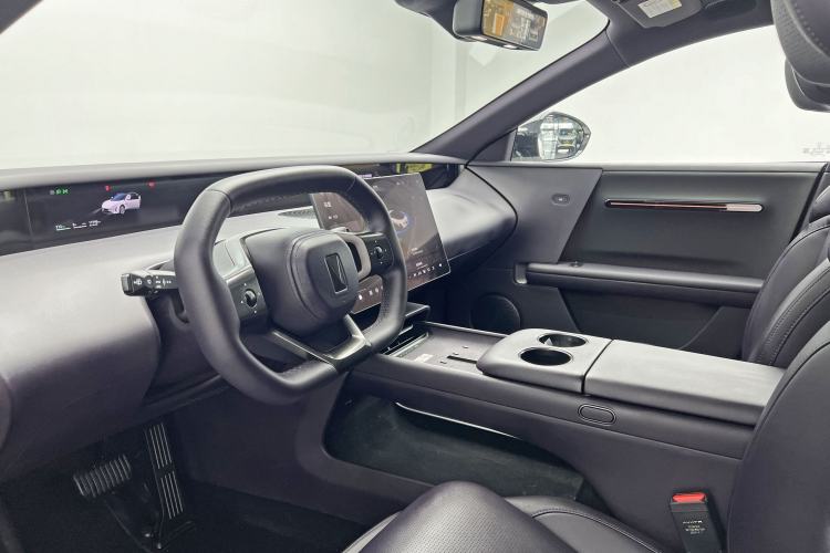 Used Avatr 06 2025 Ultra Pure Electric Edition Interior 4