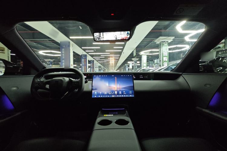 Used Avatr 06 2025 Ultra Pure Electric Edition Interior 4