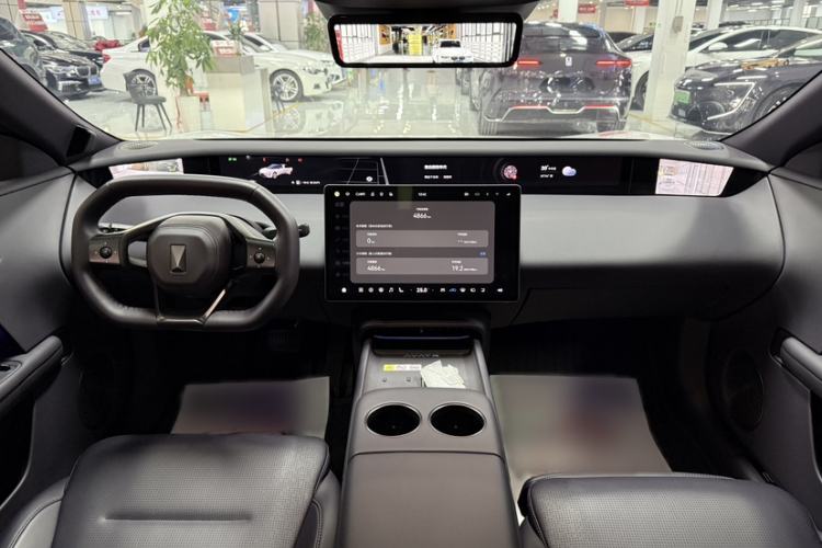 Used Avatr 06 2025 Ultra Pure Electric Edition Interior 5