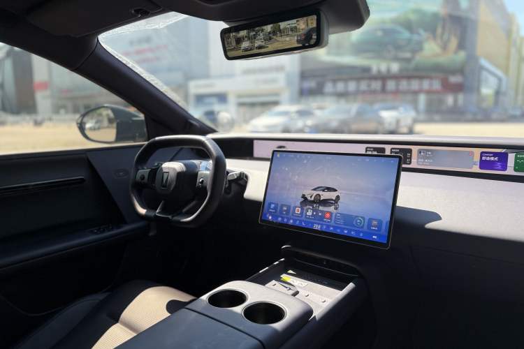 Used Avatr 06 2025 Ultra Pure Electric Edition Interior 5