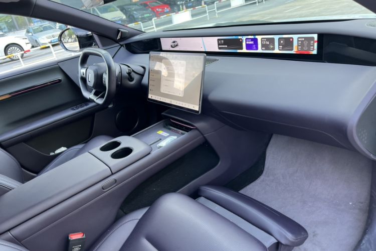Used Avatr 06 2025 Ultra Pure Electric Edition Interior 5
