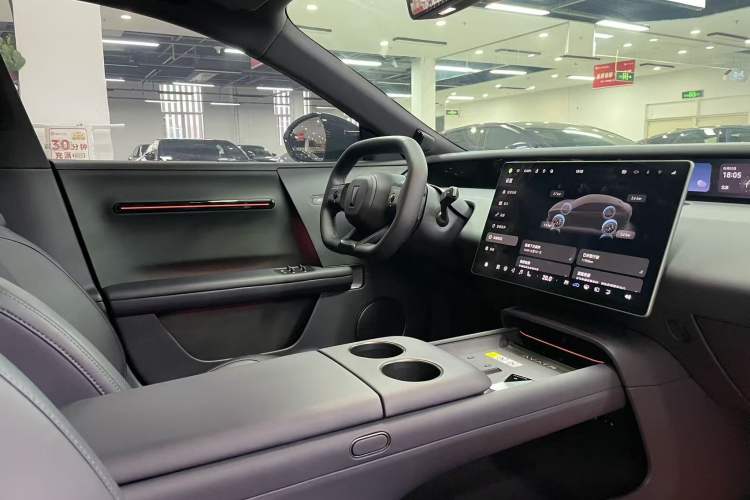 Used Avatr 06 2025 Ultra Pure Electric Edition Interior 5