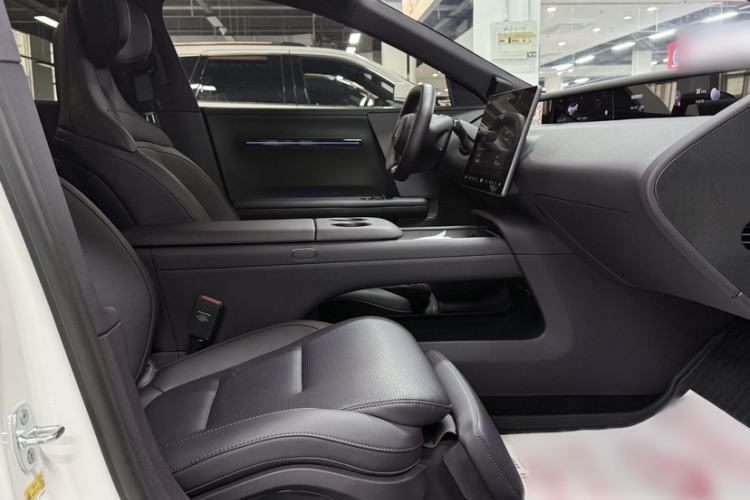 Used Avatr 06 2025 Ultra Pure Electric Edition Interior 6
