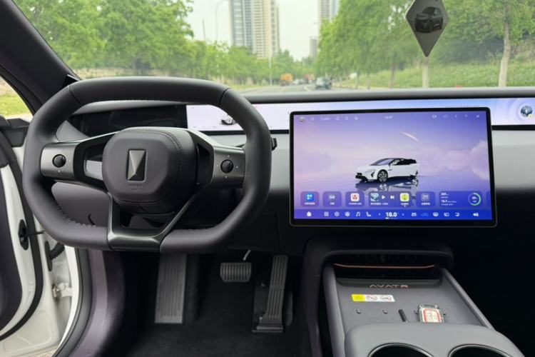 Used Avatr 06 2025 Ultra Pure Electric Edition Interior 6
